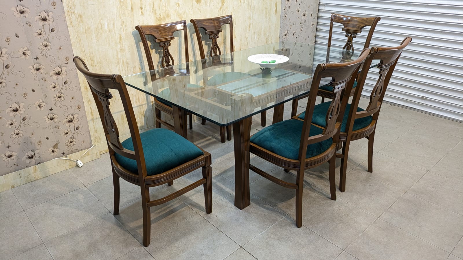 6 Seater dinning table