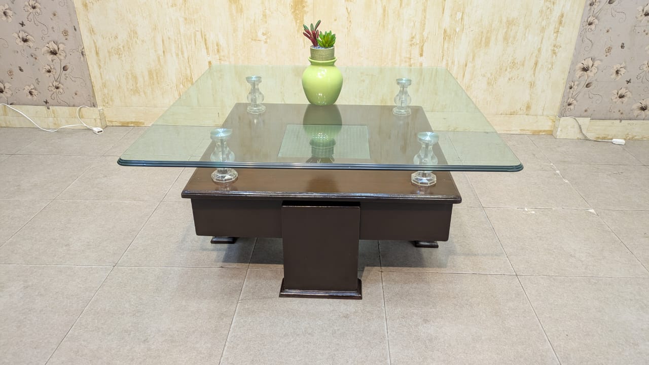 Elegant Design Center Table