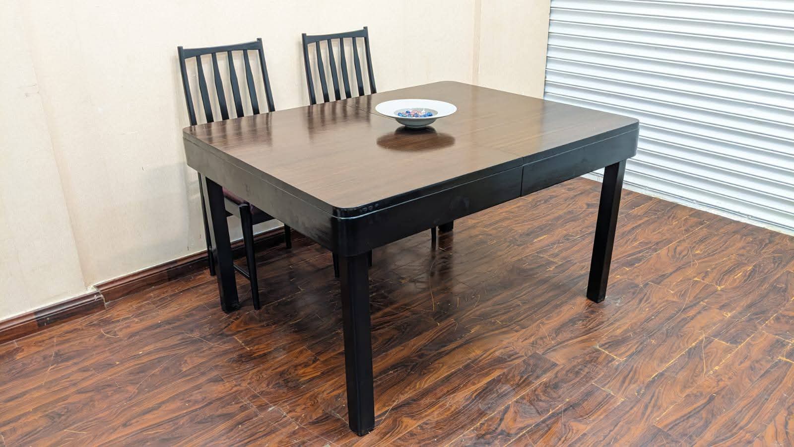 Extendable 6 Seater Dining Table with Extra Chair