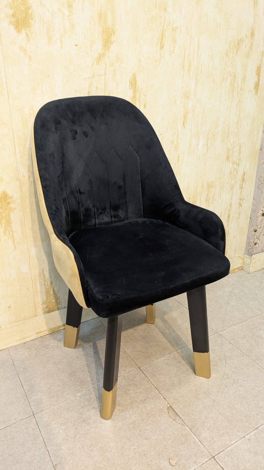 4 Seater Dining Table with Marble Top
