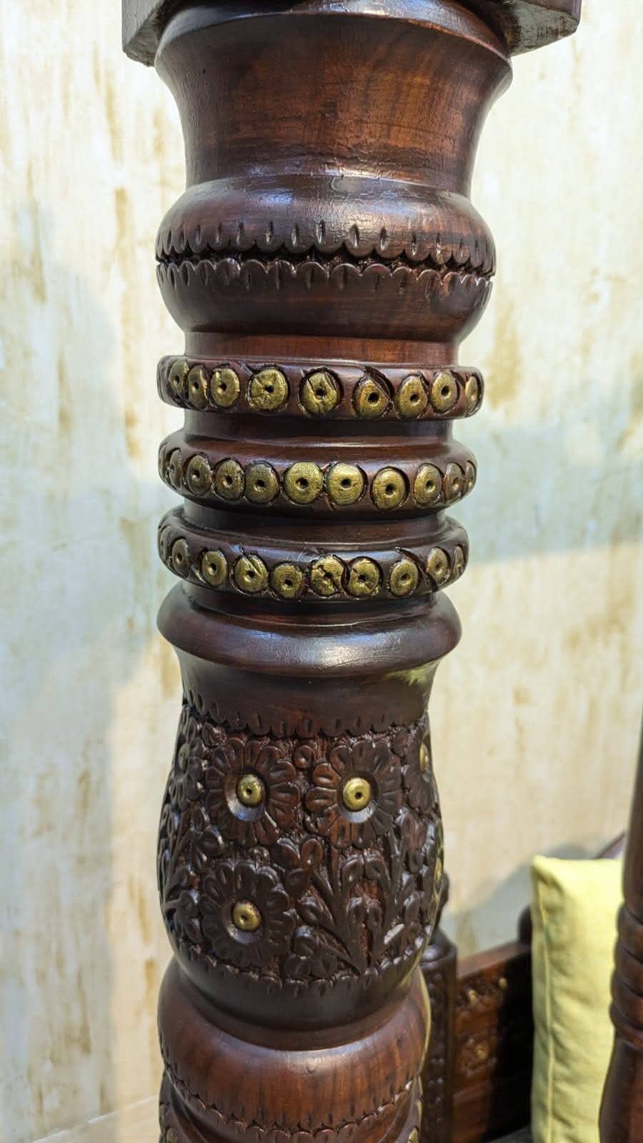 Solid Sheesham Wood Chinioti Jhoola