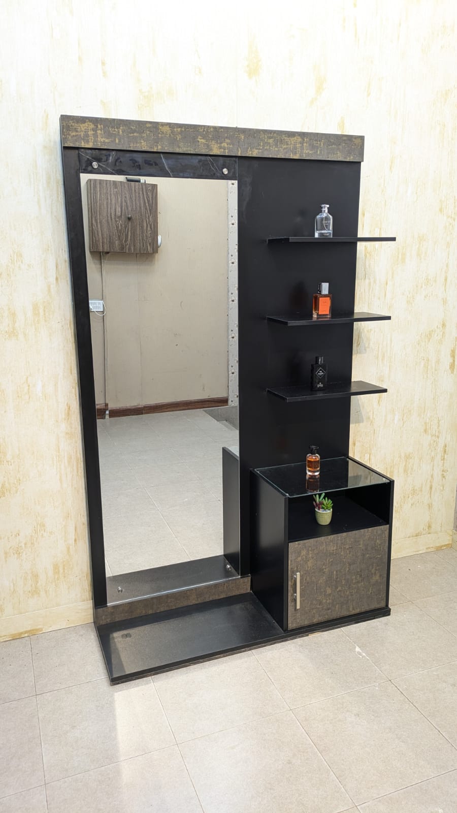 Habbit Novak King Size Bedroom Set