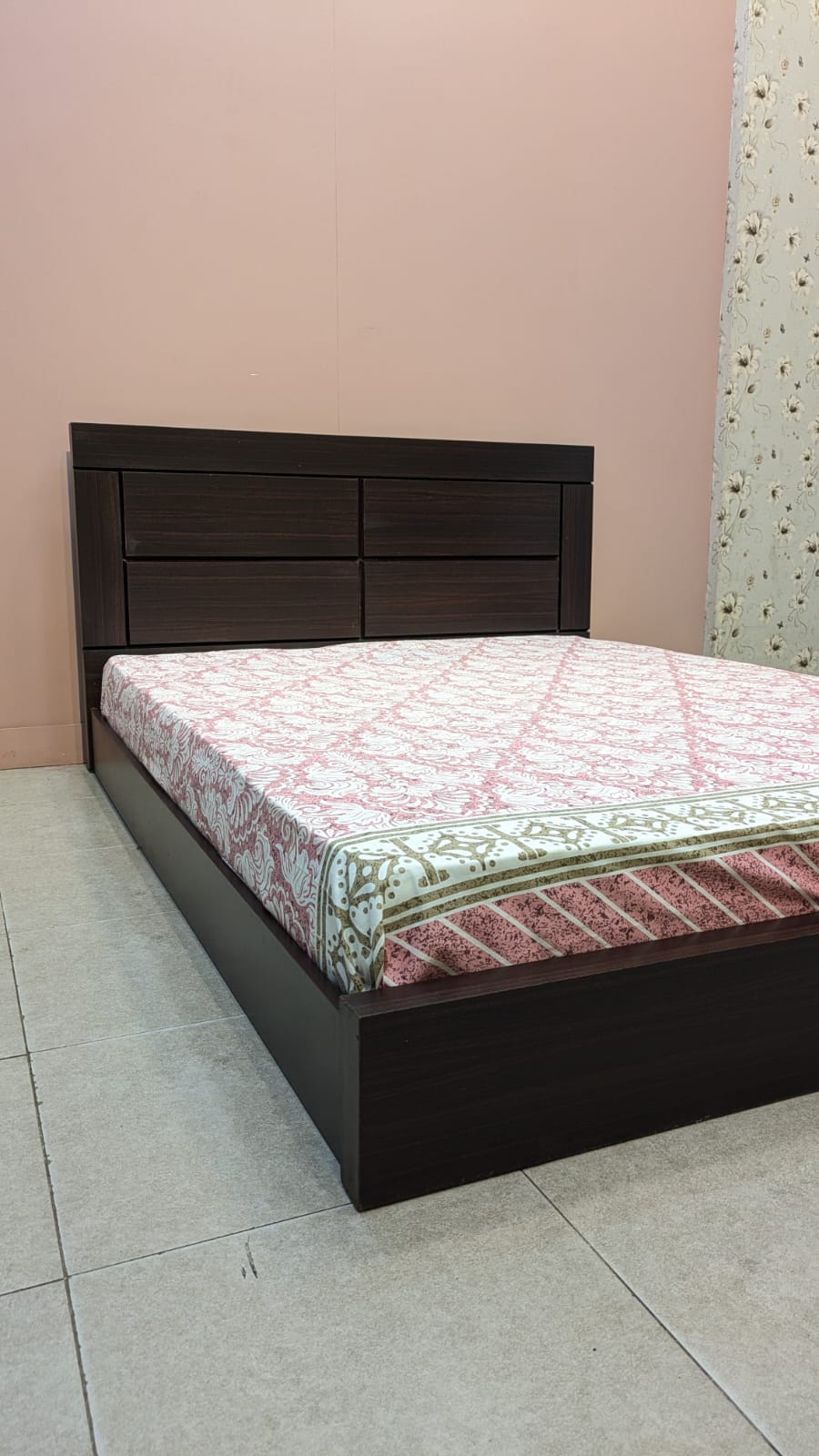 Beautiful Modern Floor Bed with Mattress –