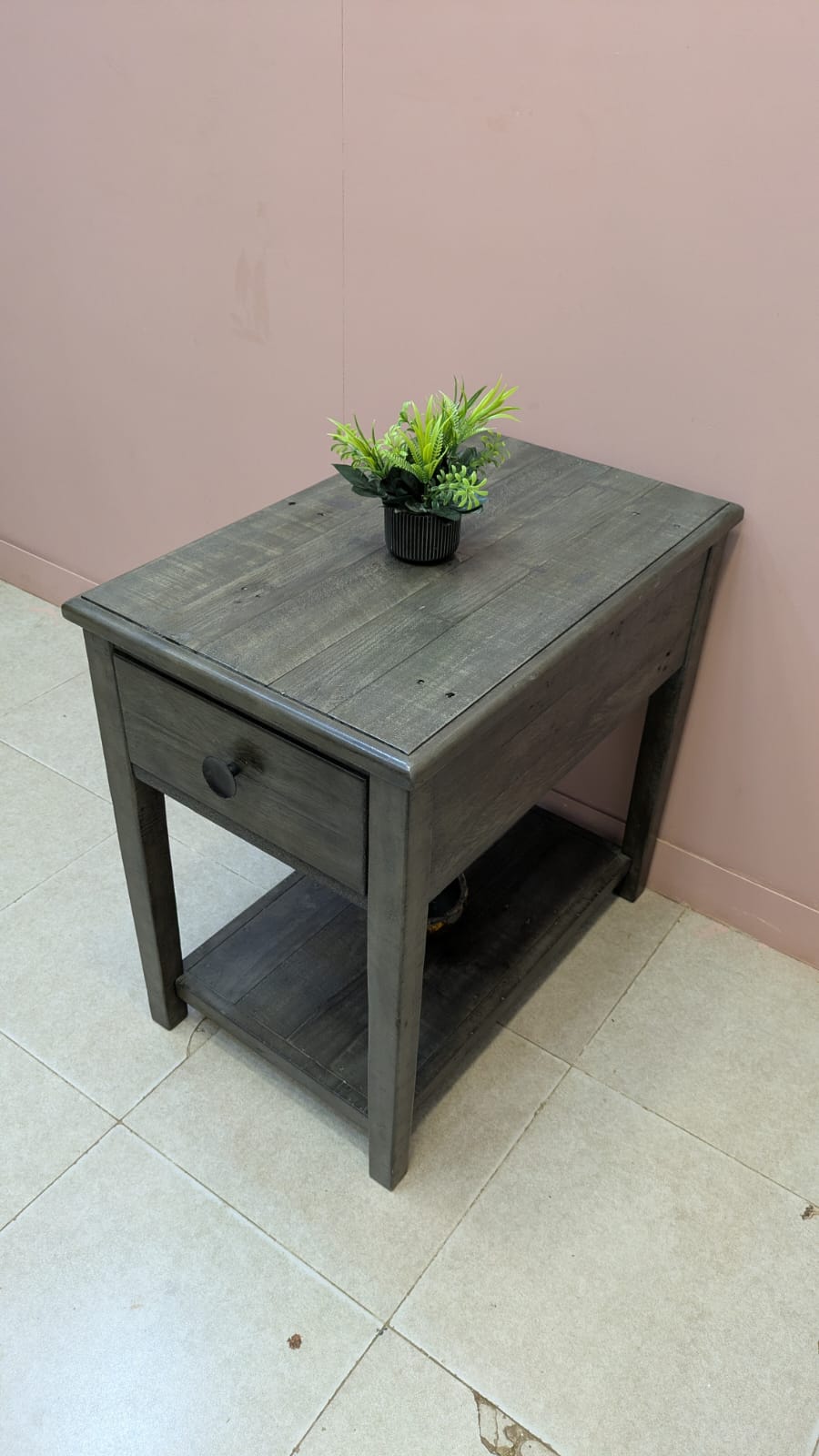 Imported American Ashley Furniture borlofeild Pair of Corner Table