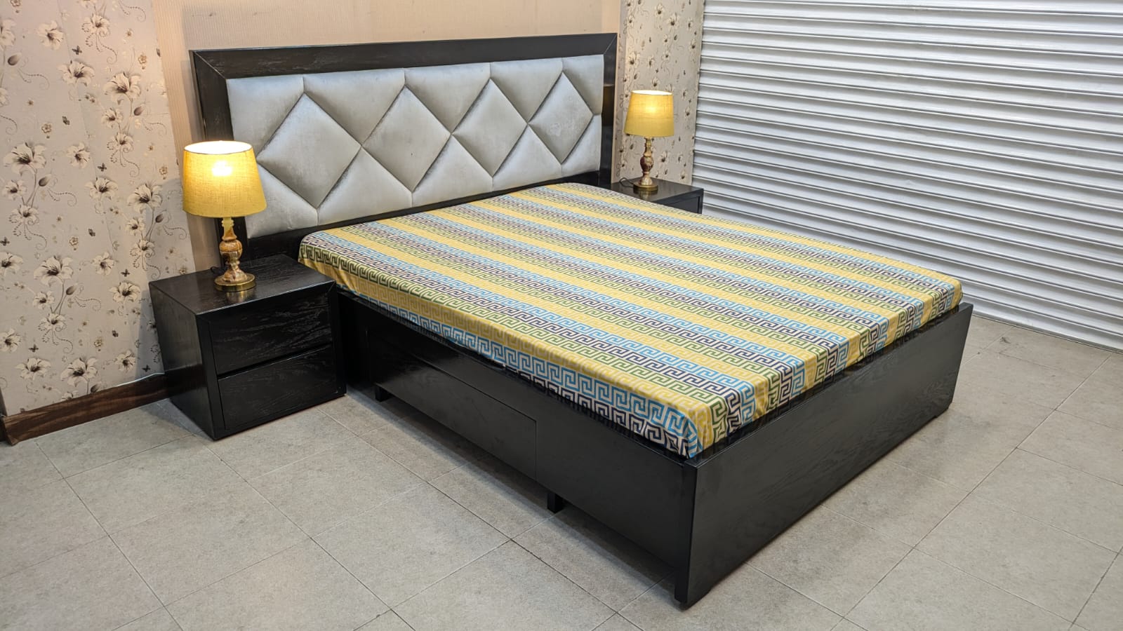Queen Size Bed Set with Mattress