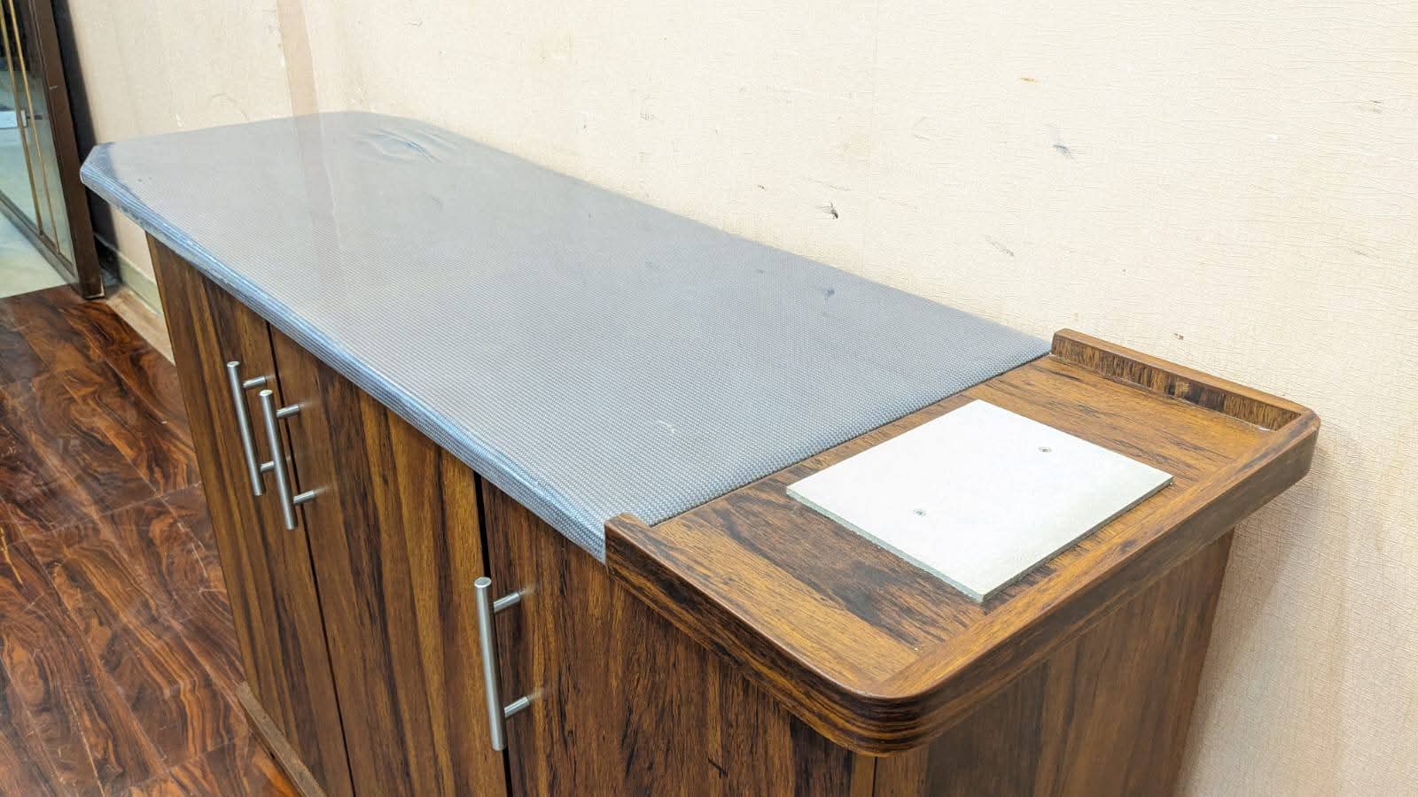 DivineCrafts Brand New Iron Table