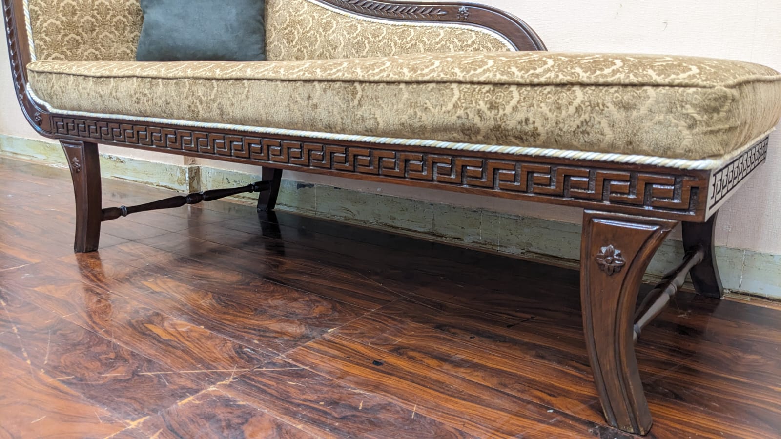 Solid Sheesham Wood 2.5 Seater Diwan