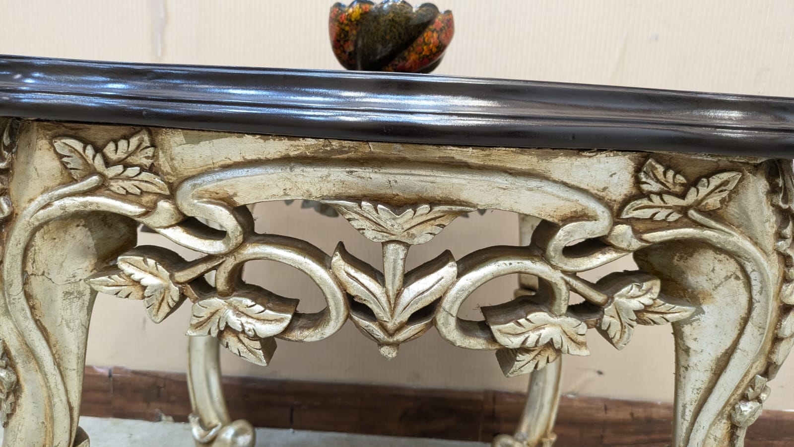 Pure Sheesham Wood Corner Table
