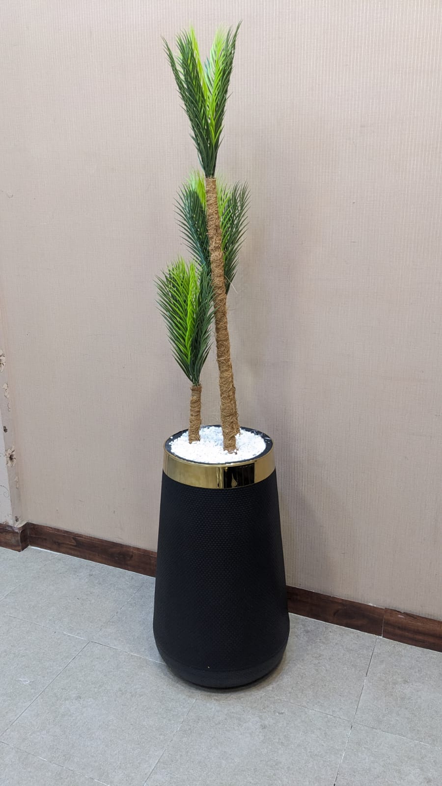 New Artificial Decorative Planter Palm Foliage