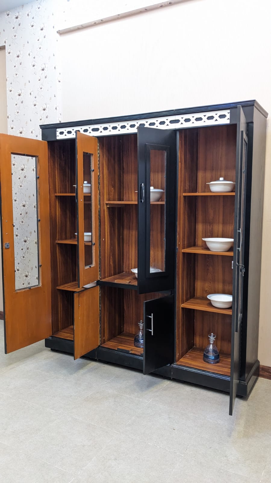 4 Door Crockery Divider
