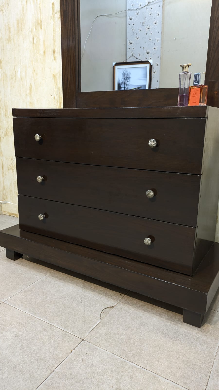 Dressing table
