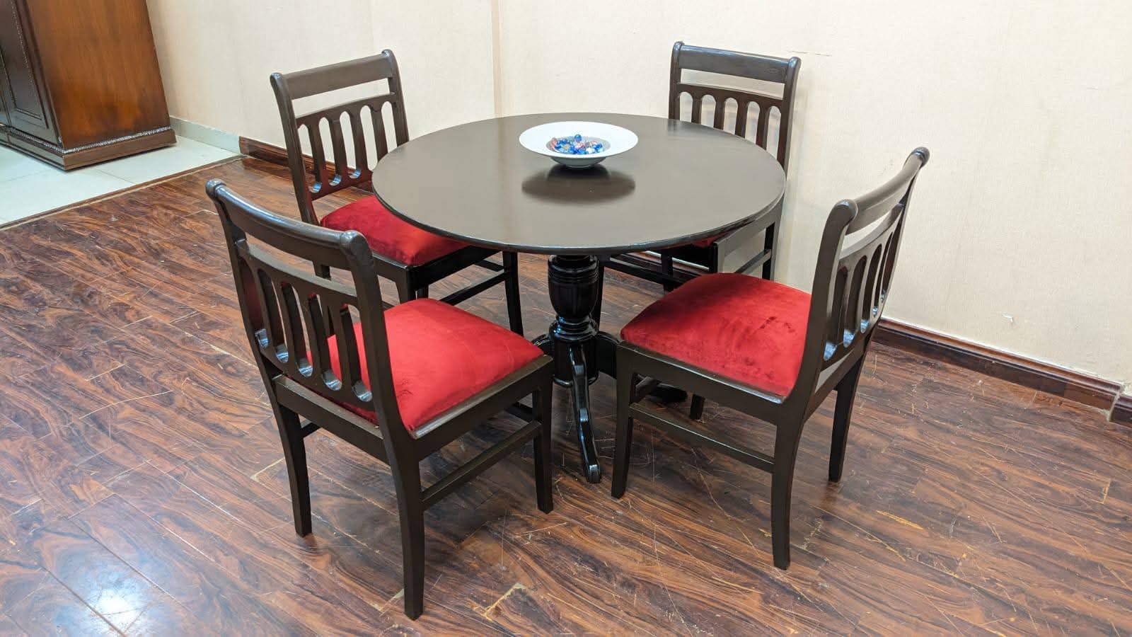 4 Seater Dining Table