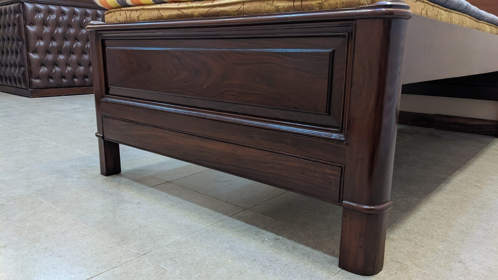 Antique 100% Solid Sheesham Wood Single Bed