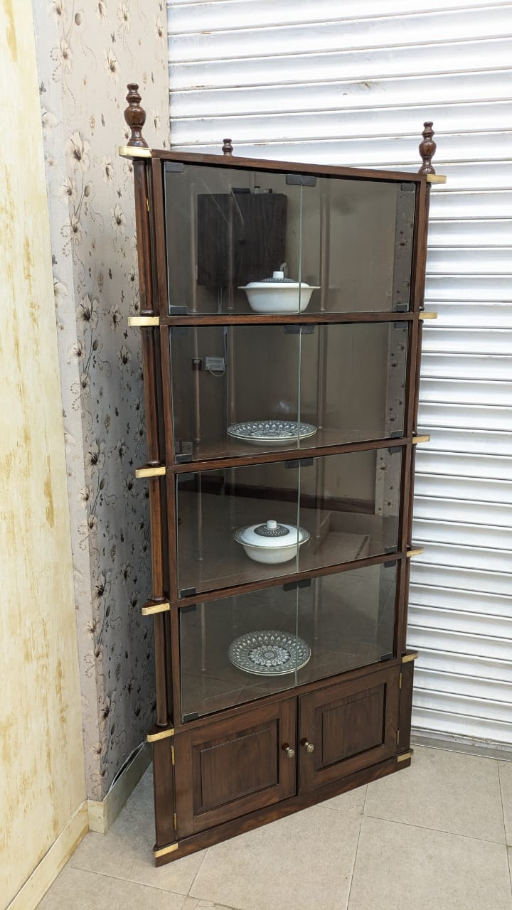 Crockery divider