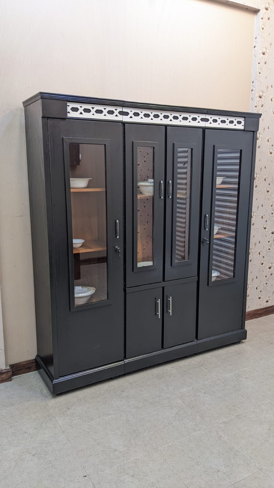 4 Door Corckery Divider