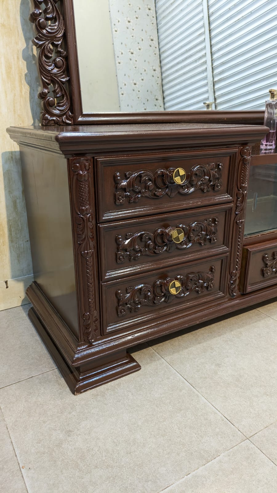 Elegant King Size Bed Set