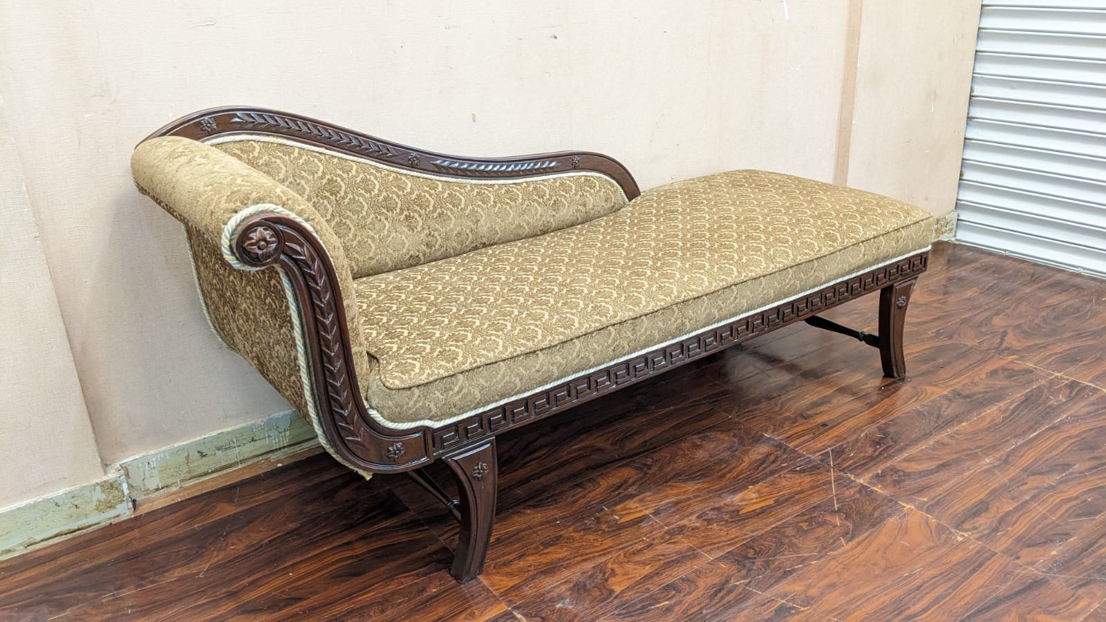 Solid Sheesham Wood 2.5 Seater Diwan
