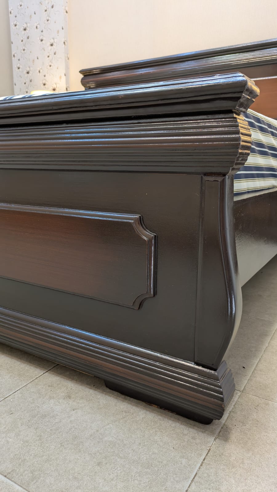 King Size Bed With 2 Side Tables and Dressing Table