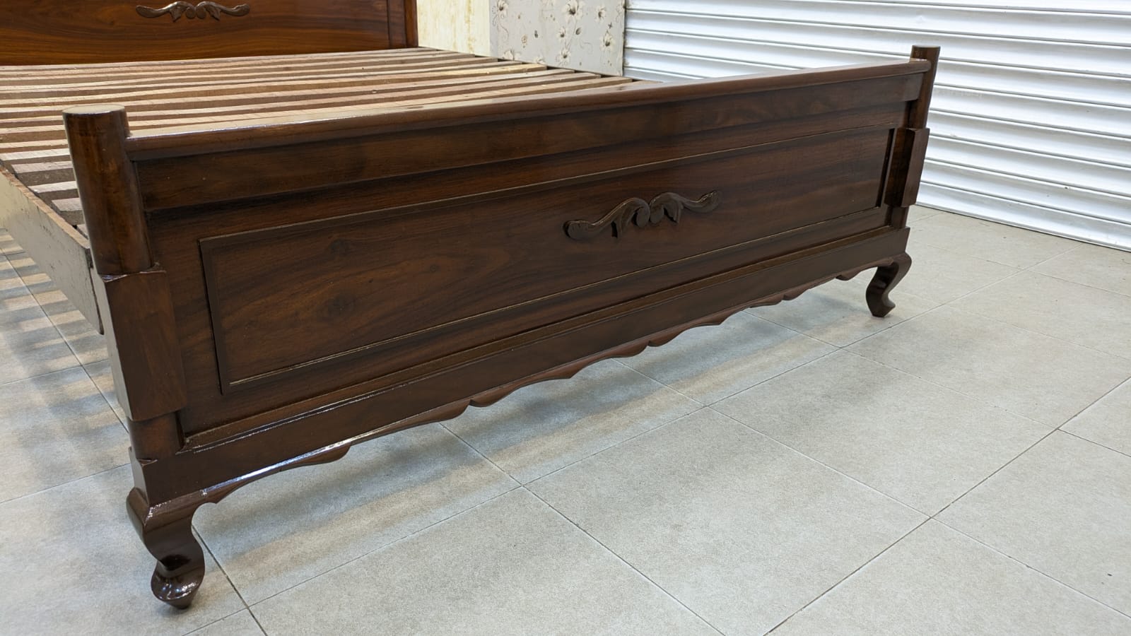 Queen Size Bed Solid sheesham wood