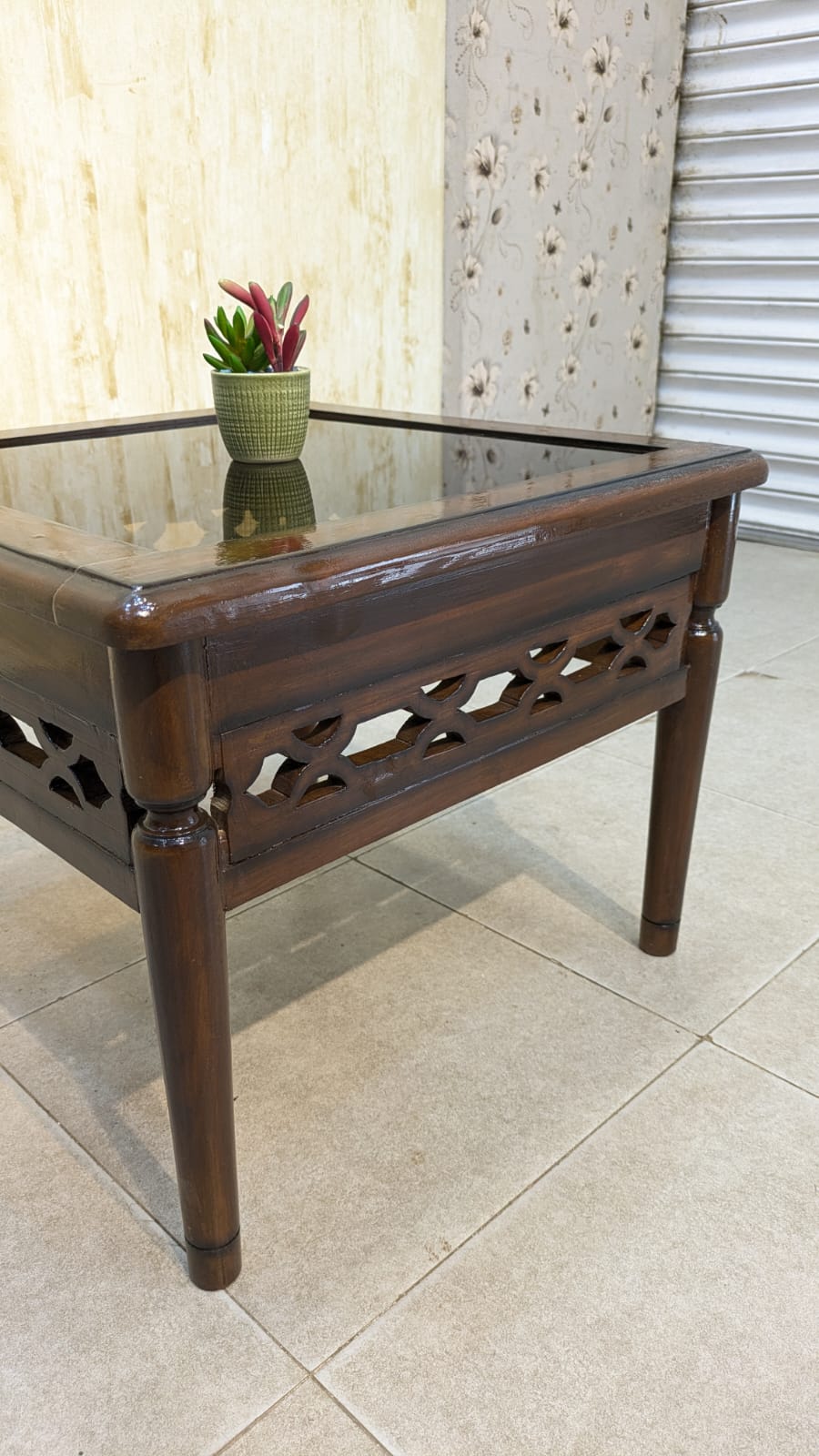 Corner Table