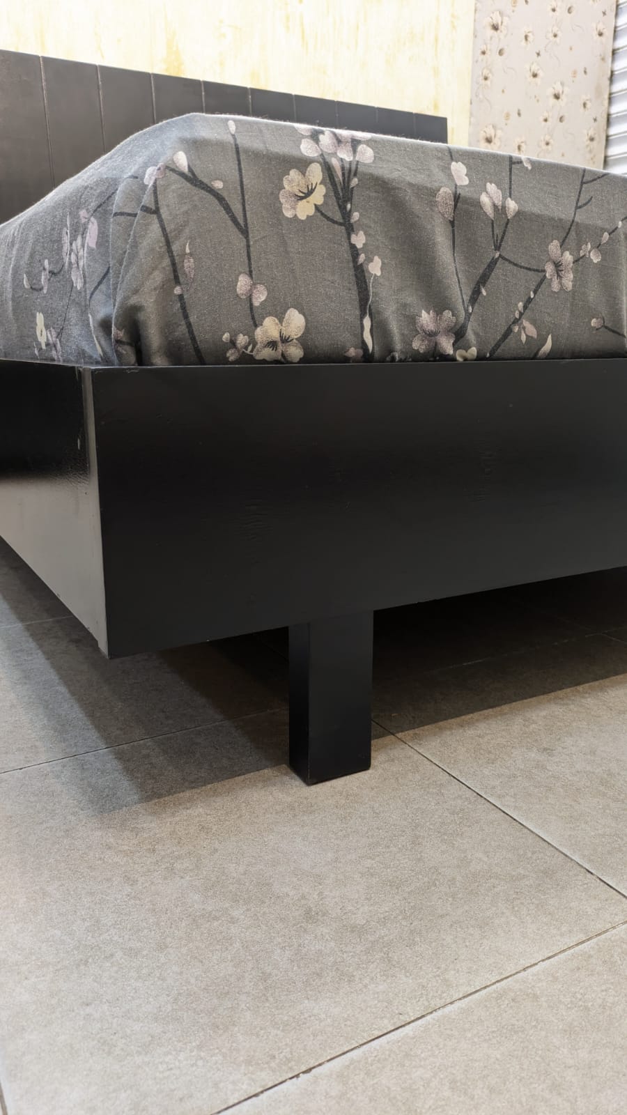 King Size Bed With 2 Side table