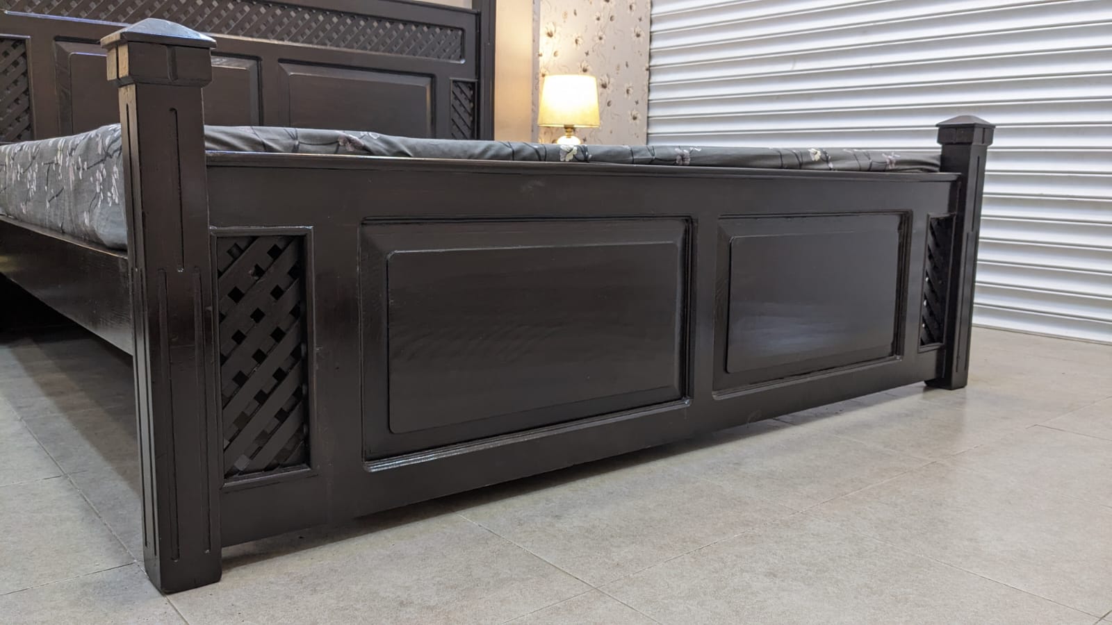 King Size Bed With 2 Side Tables