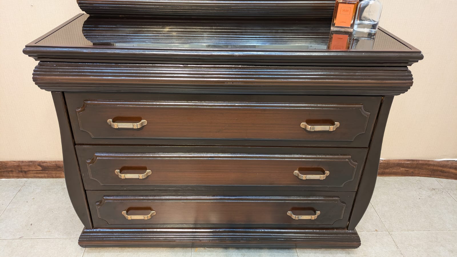 King Size Bed With 2 Side Tables and Dressing Table