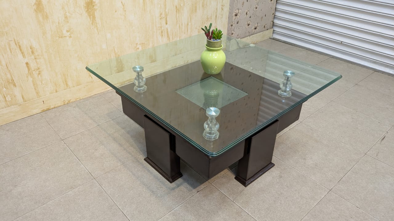 Elegant Design Center Table