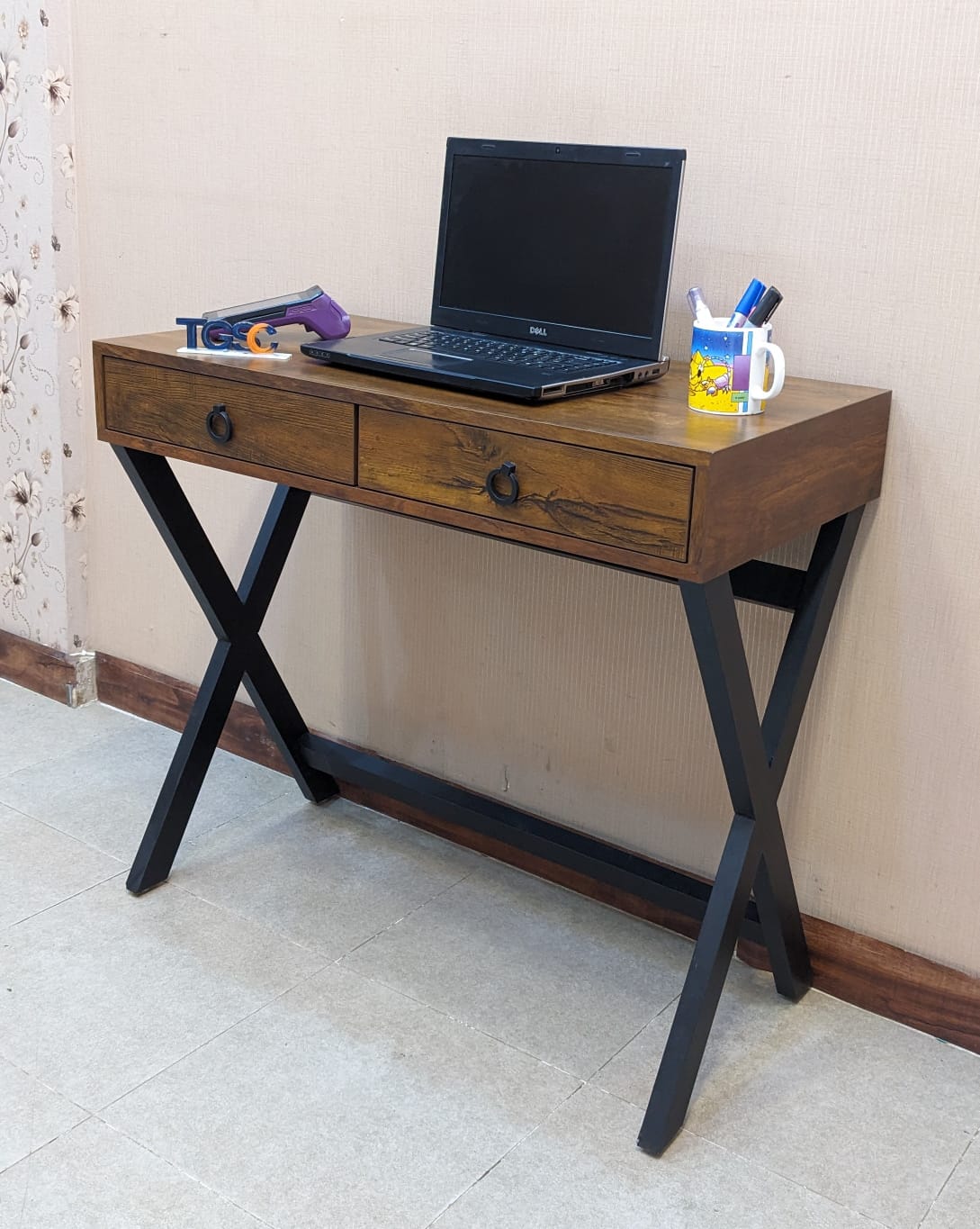 Divinecrafts Brand New Writing Table