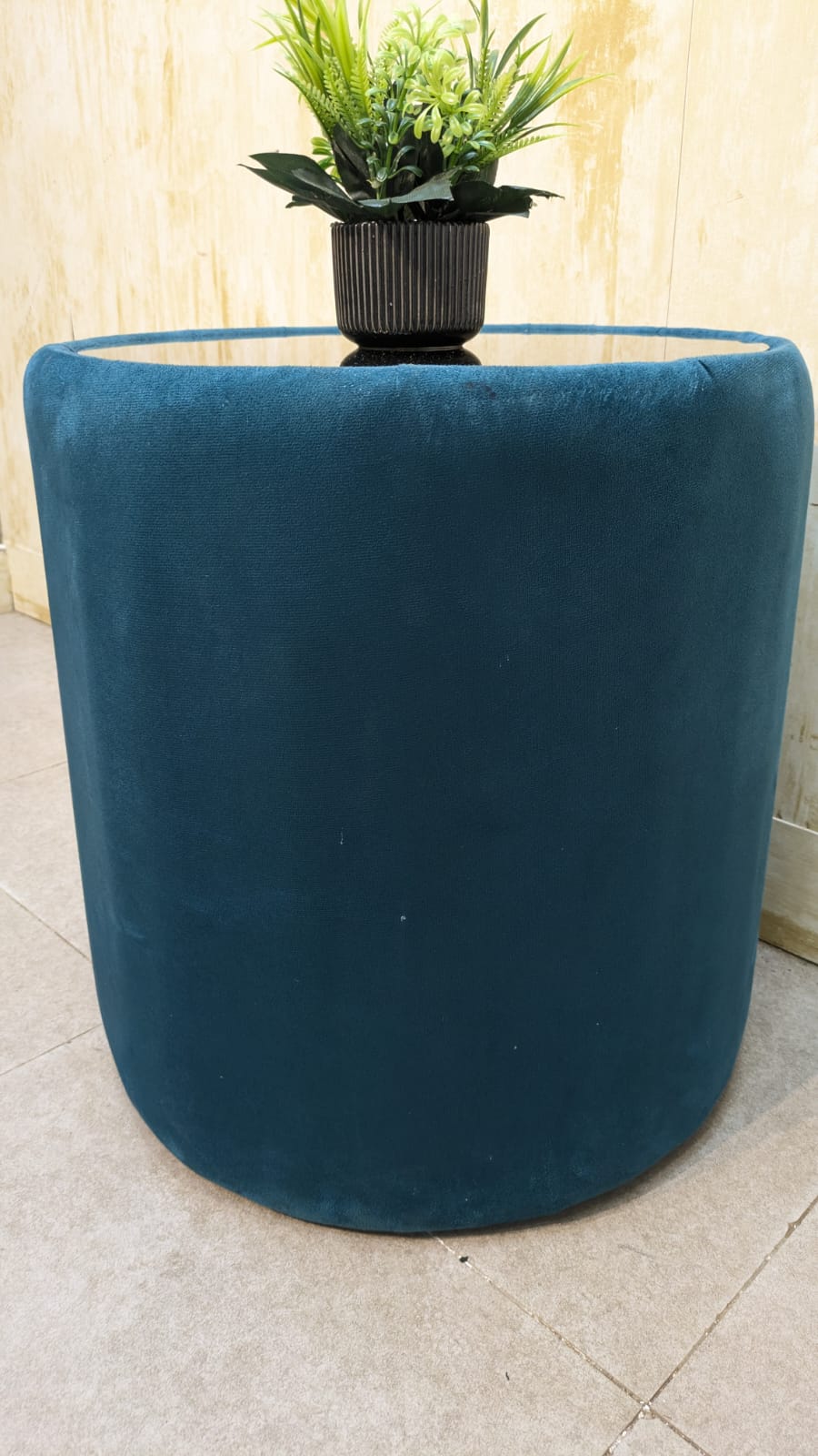 BEAUTIFUL PAIR OF ACCENT CHAIRS WITH MATCHING TABLE