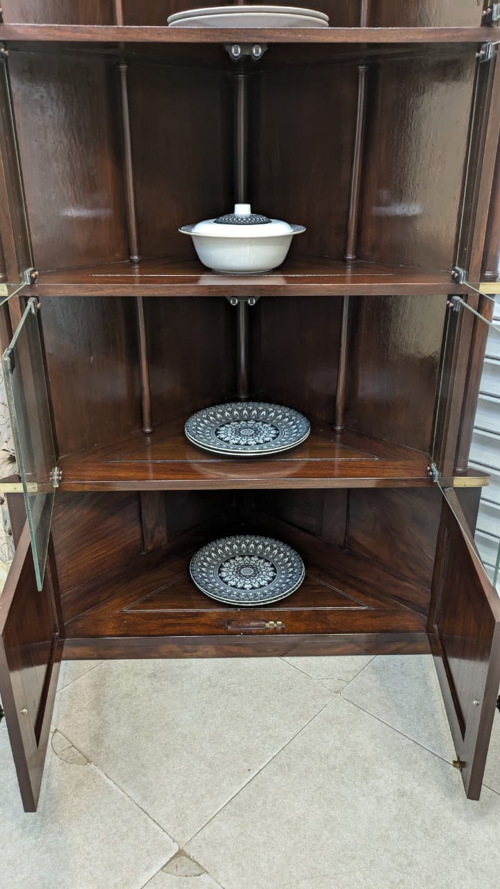 Crockery divider