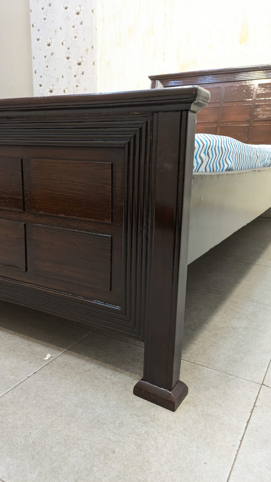 Elegant Panel Design Single Bed