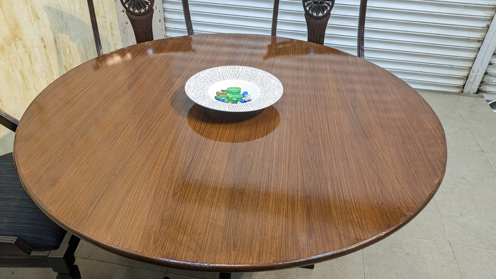 Round Shape 5 Seater Dining Table