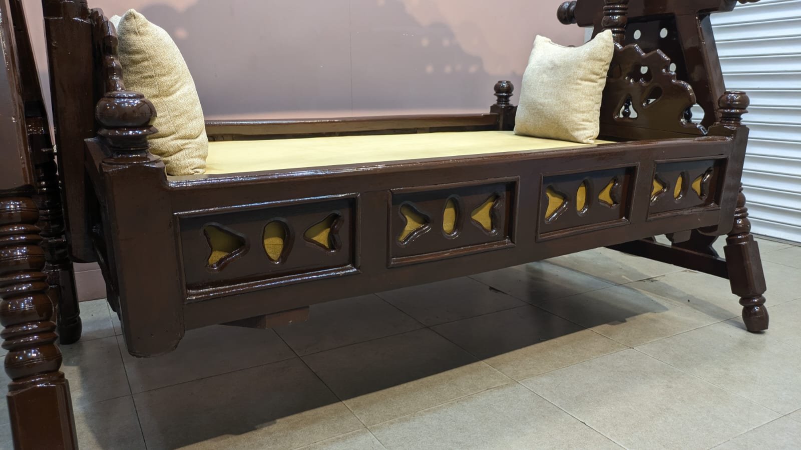 ANTIQUE SHEESHAM WOOD JHULA – A TIMELESS MASTERPIECE