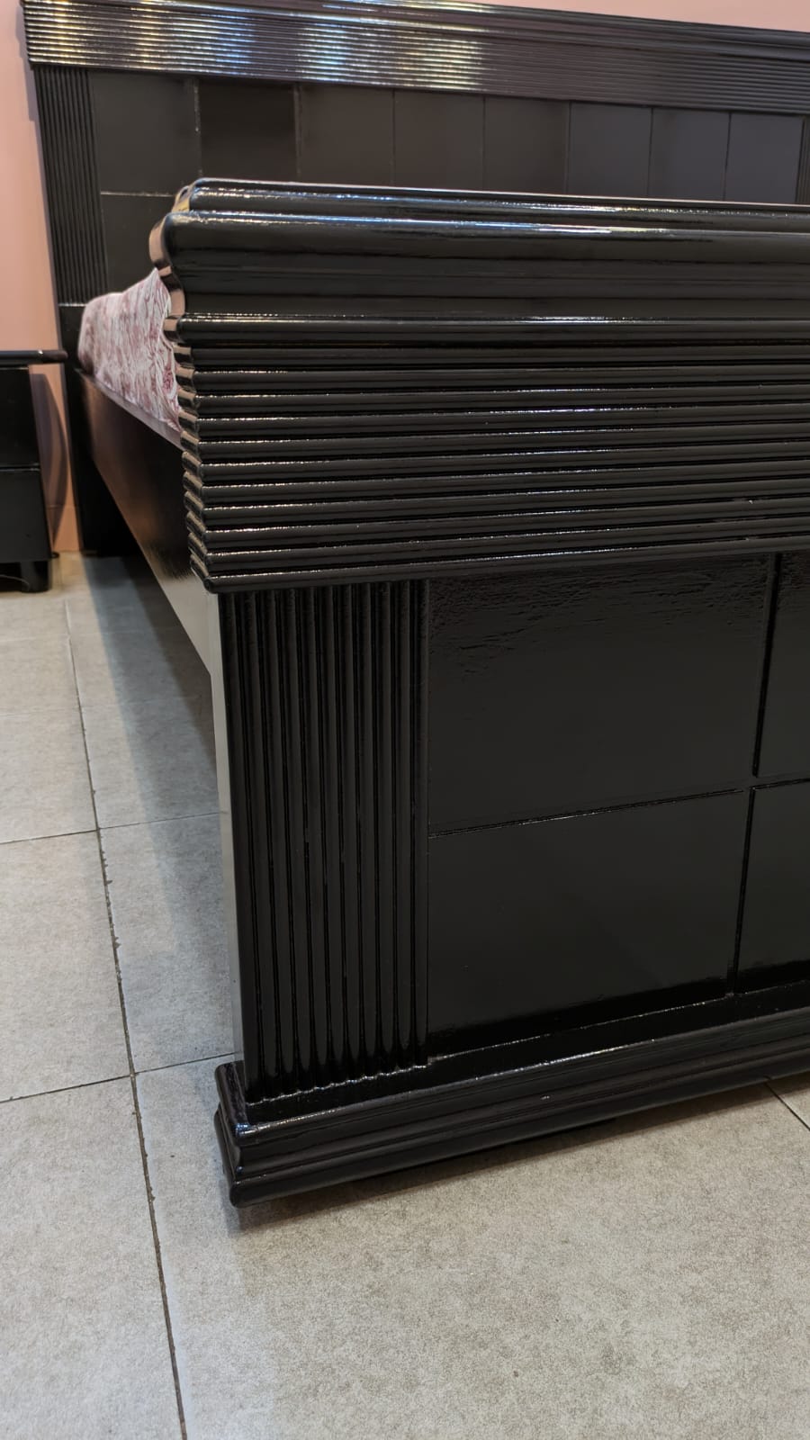 King Size Bed With 2 Side Tables