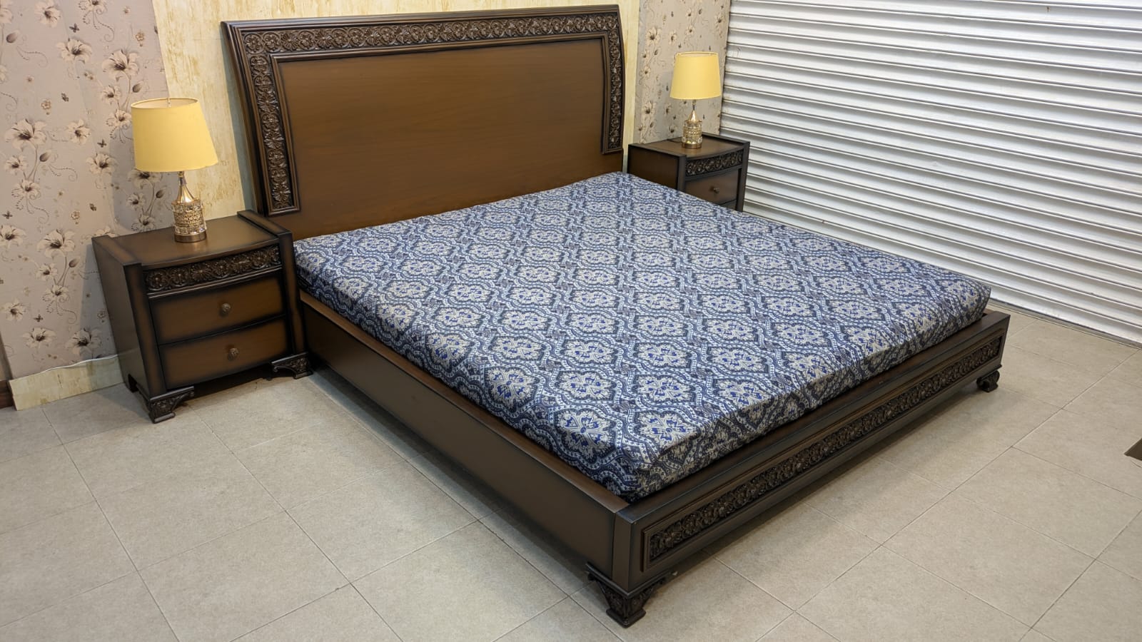 King Size Bed With 2 Side Tables and Dressing Table