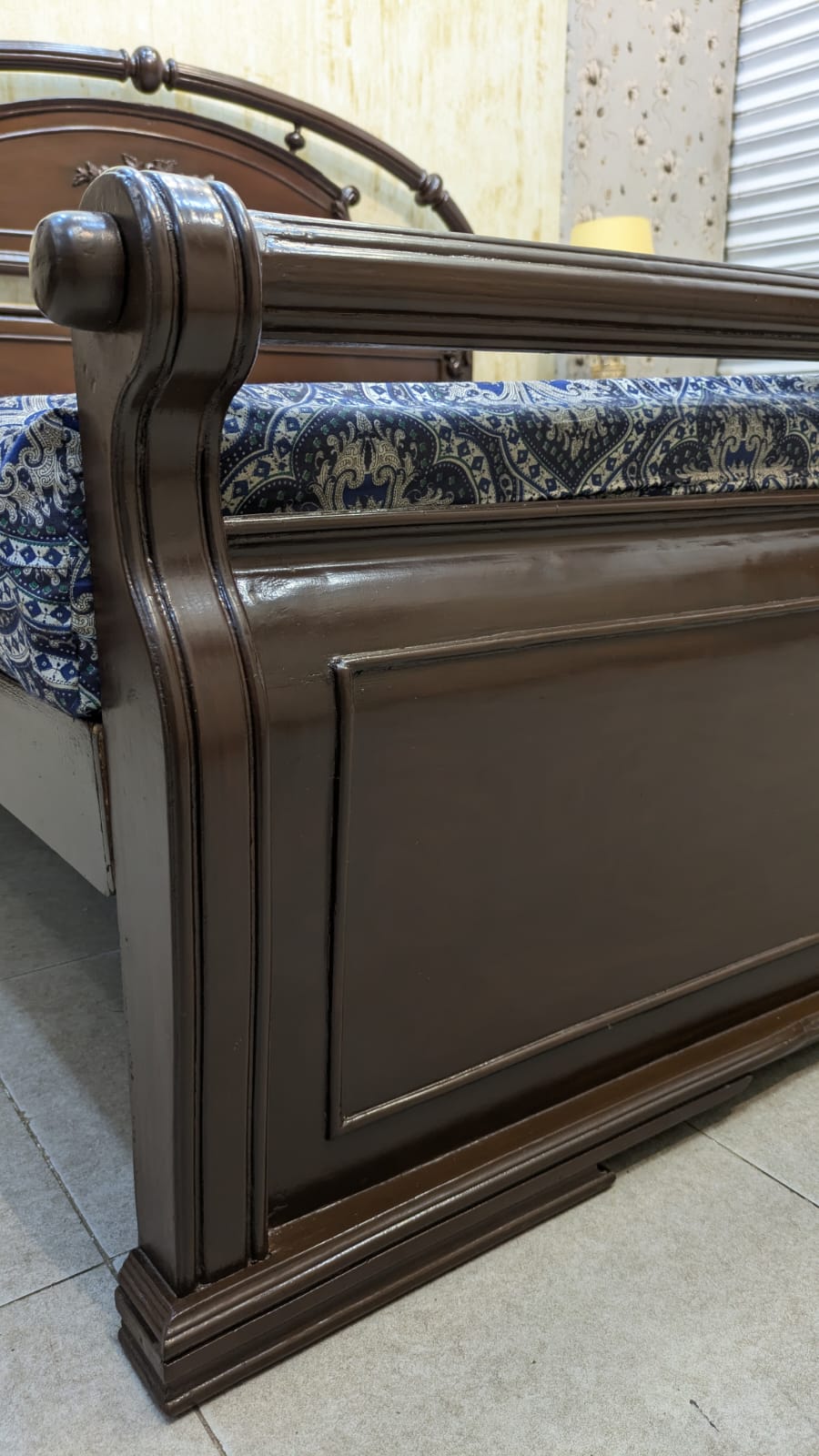 King Size Bed With 2 Side Tables