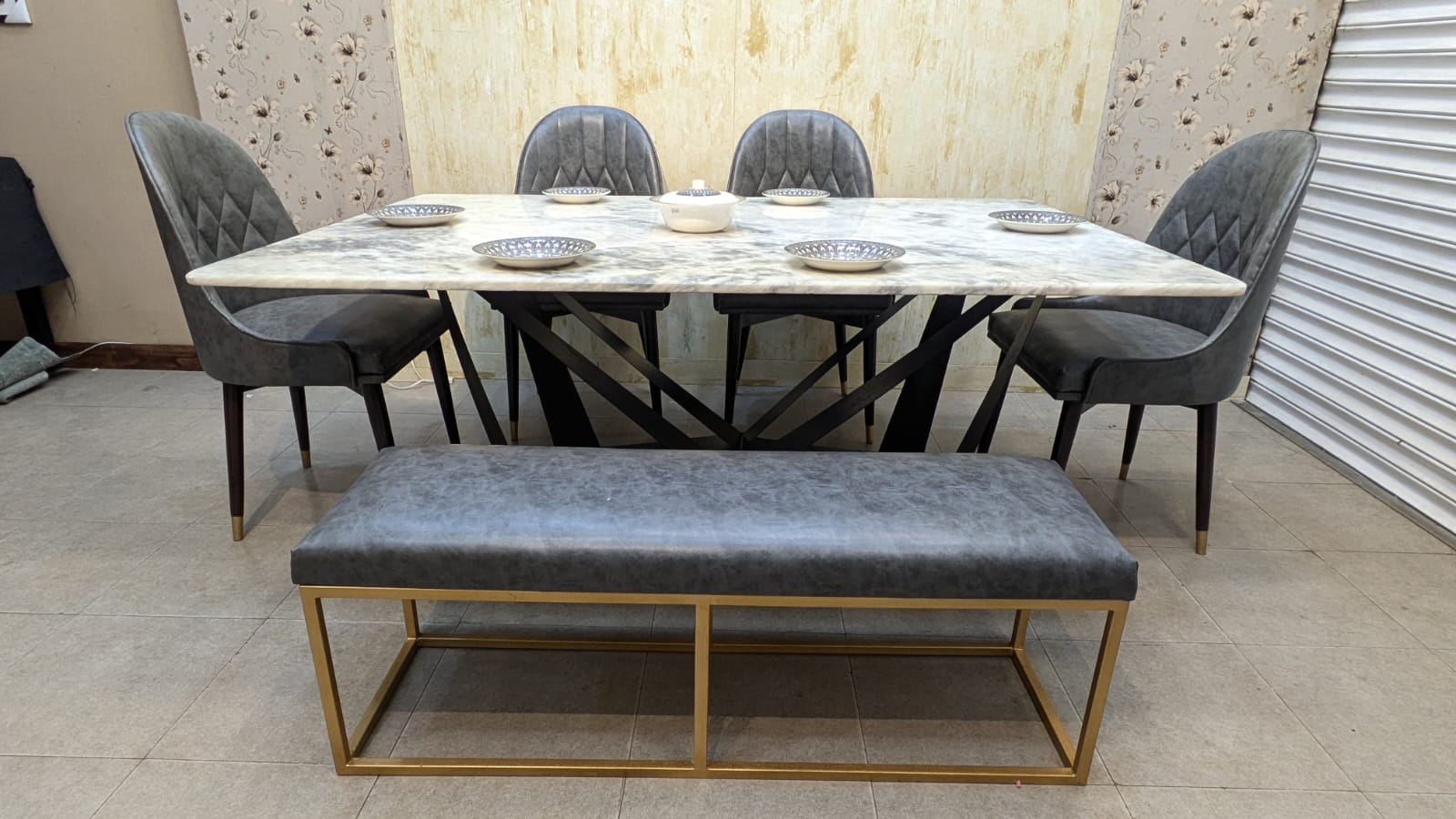 Modern Design 6 Seater Dining Table with Marble Top