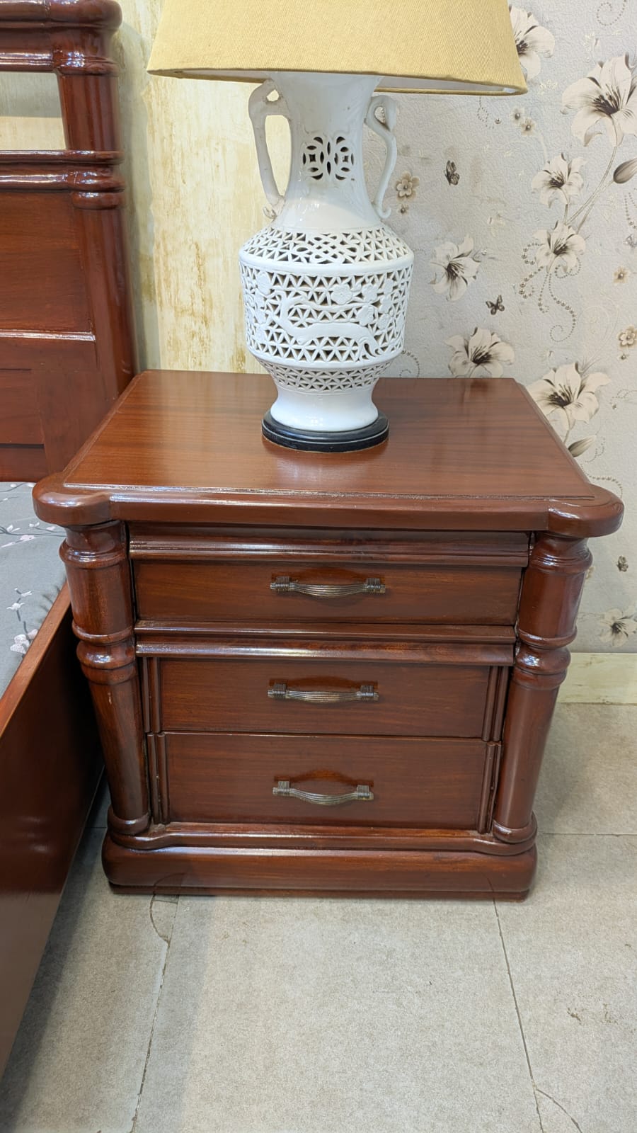 Elegant Sheesham Wood and ply King Size Bed Set