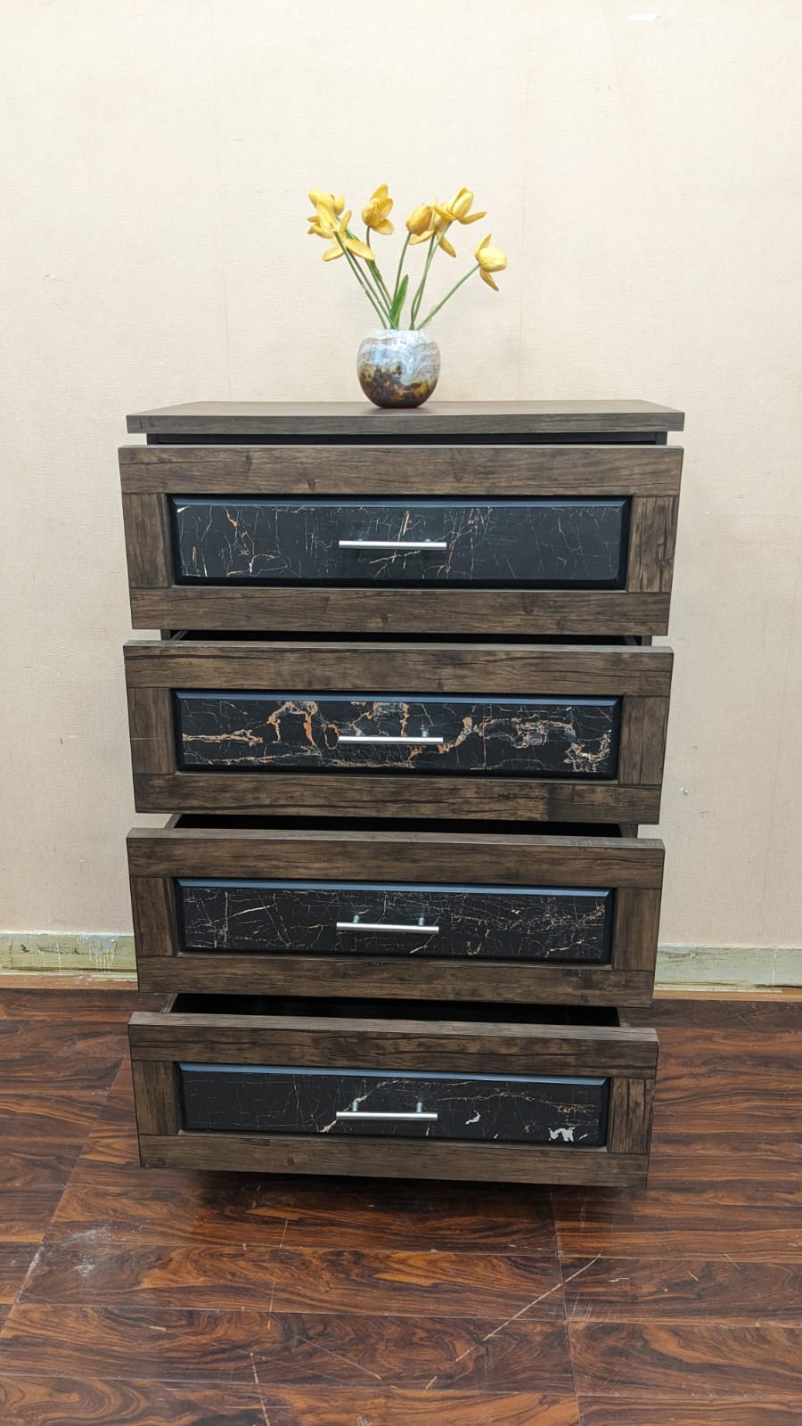 DivineCrafts New Chest of Drawers