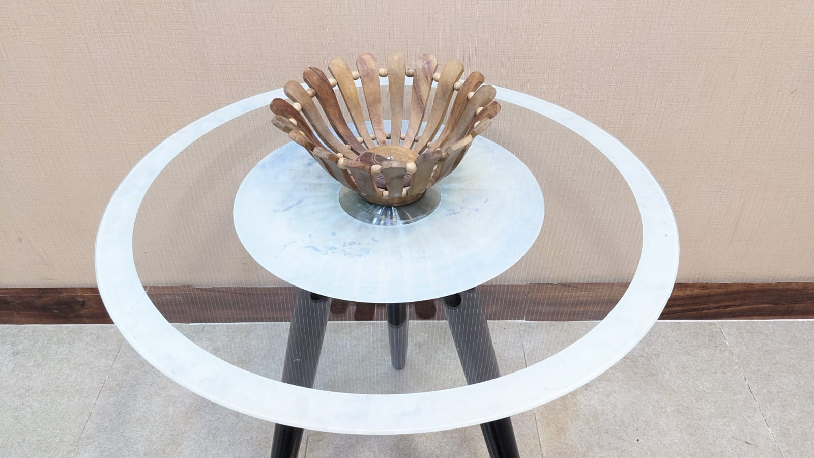 Rotating Top Corner Table