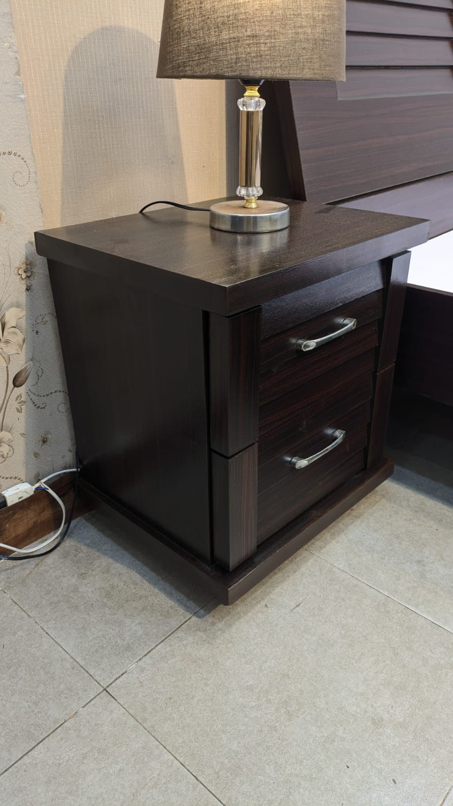 Queen Size Bed With 2 Side Tables