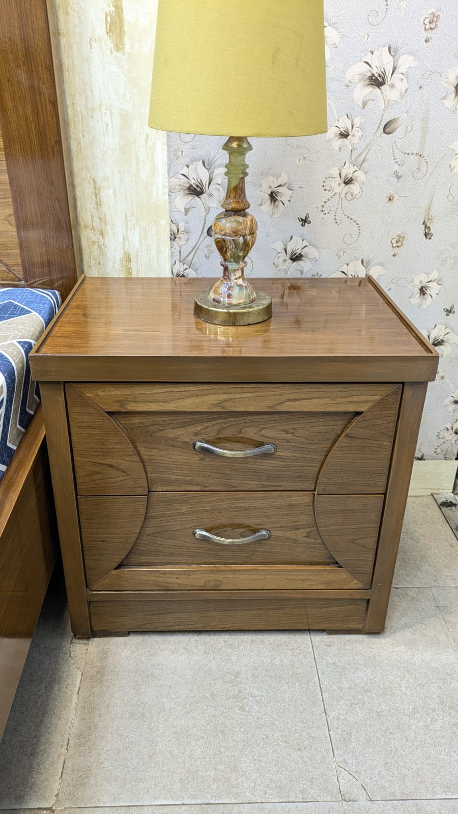King Size Bed With 2 Side table