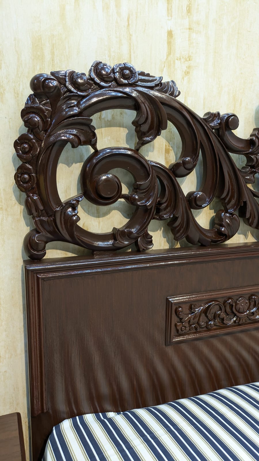 Elegant King Size Bed Set