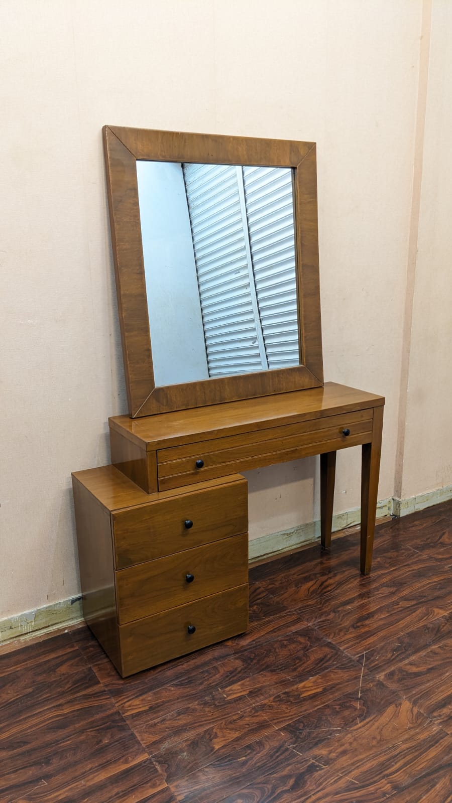 Dressing Table with Mirror