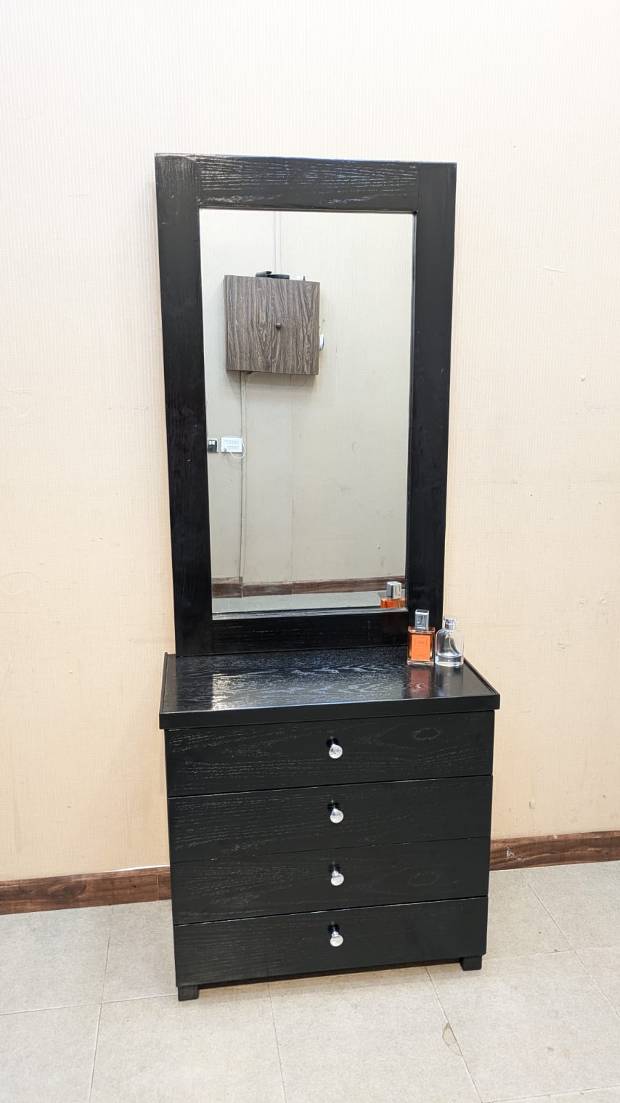 Twin Size Bed With Dressing Table