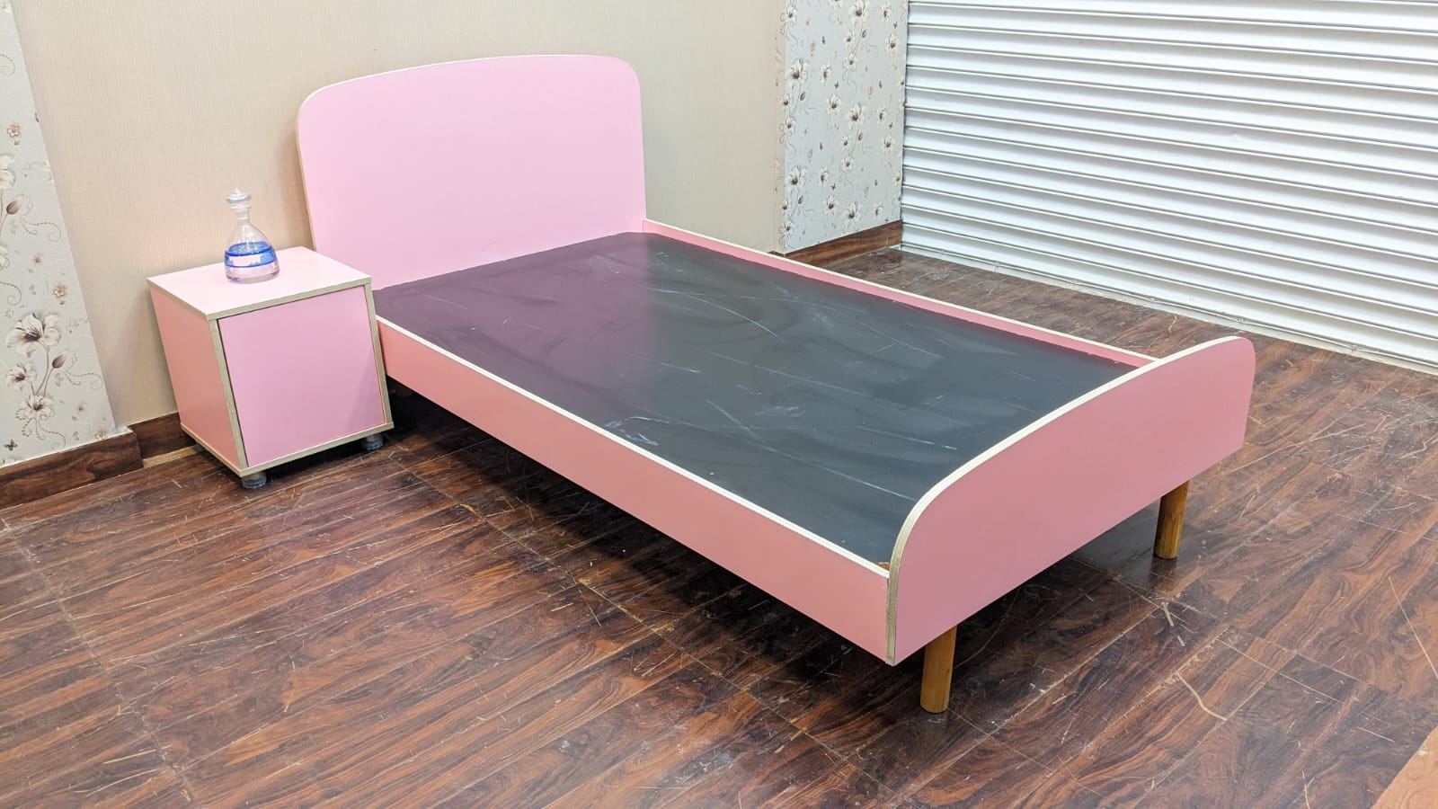 ✨Habitt✨ Rose Single Bed Set