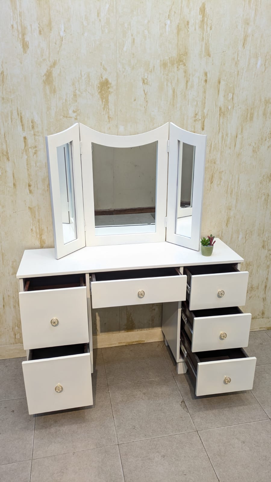 Twin Size Bed With Set