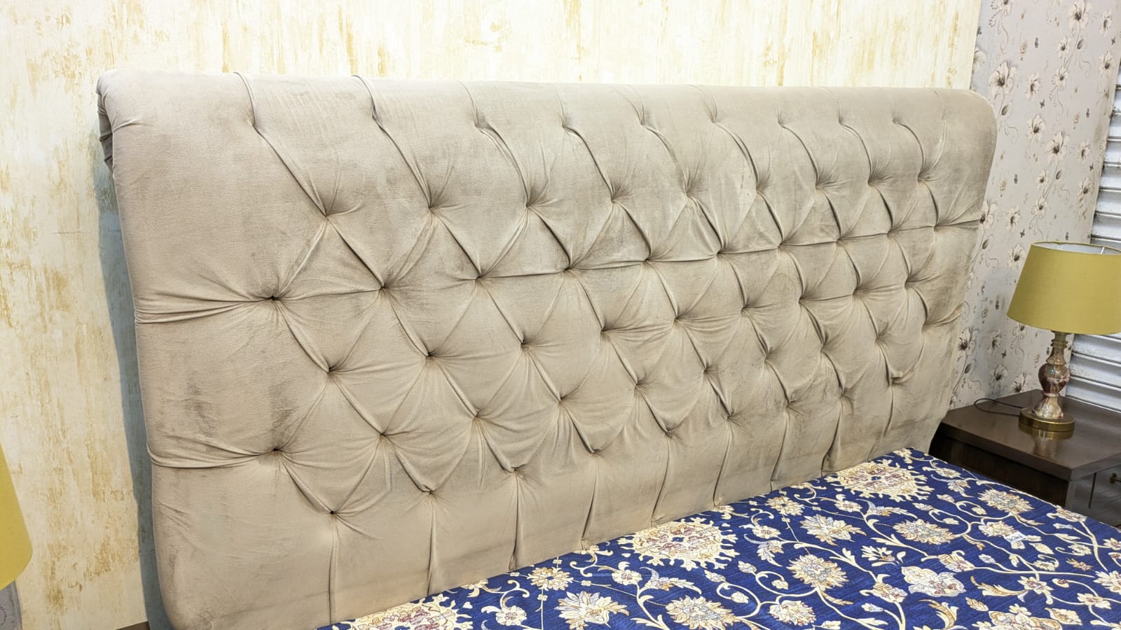 King Size Bed With 2 Side Tables