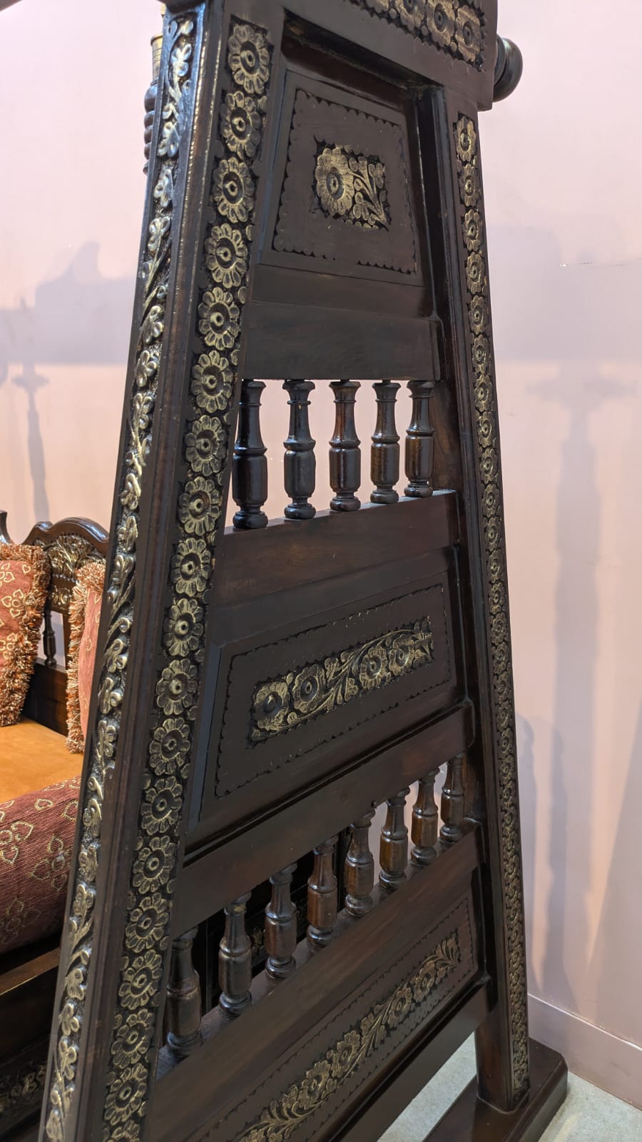 ROYAL ELEGANCE – A TIMELESS CHINIOTI JHOOLA MASTERPIECE